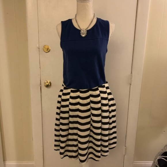 Banana Republic Black and White Striped Skirt - Picture 1 of 6
